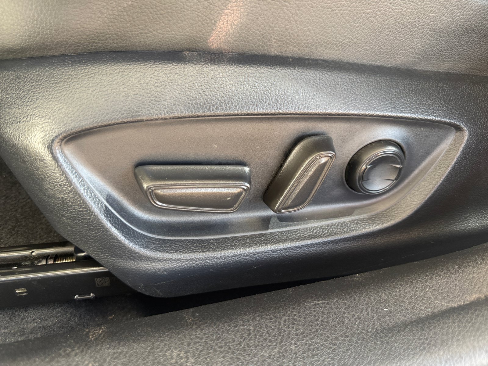 Used 2023 Toyota Camry SE w/ Protection Package (Q2) (TMS) FWD image 14
