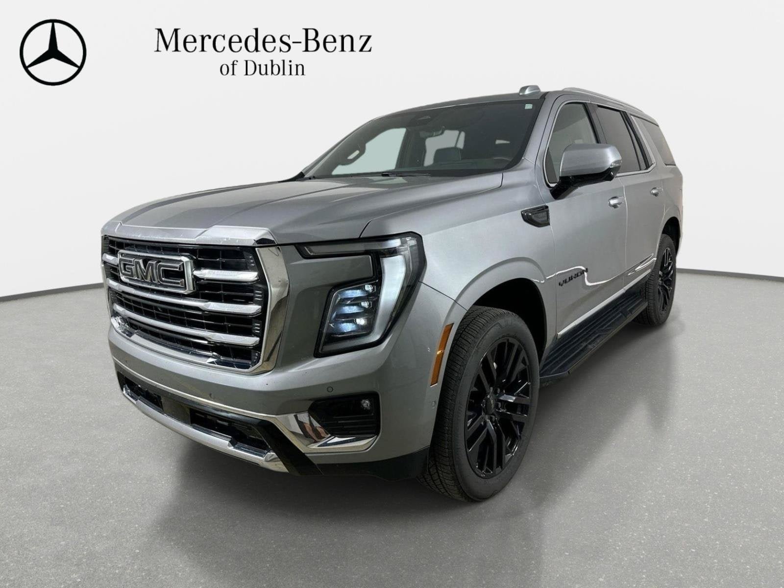 Used 2025 GMC Yukon Elevation w/ LPO, Yukon Black Package AWD/4WD image 1