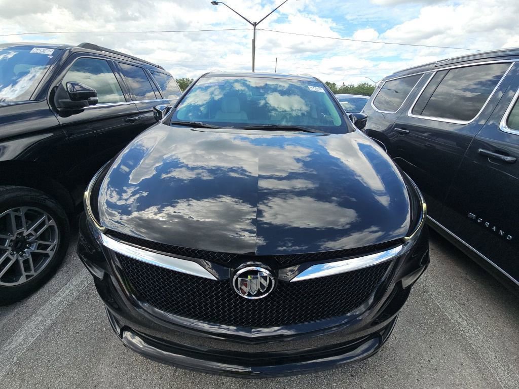 Used 2023 Buick Enclave Essence w/ Experience Buick Package FWD image 3