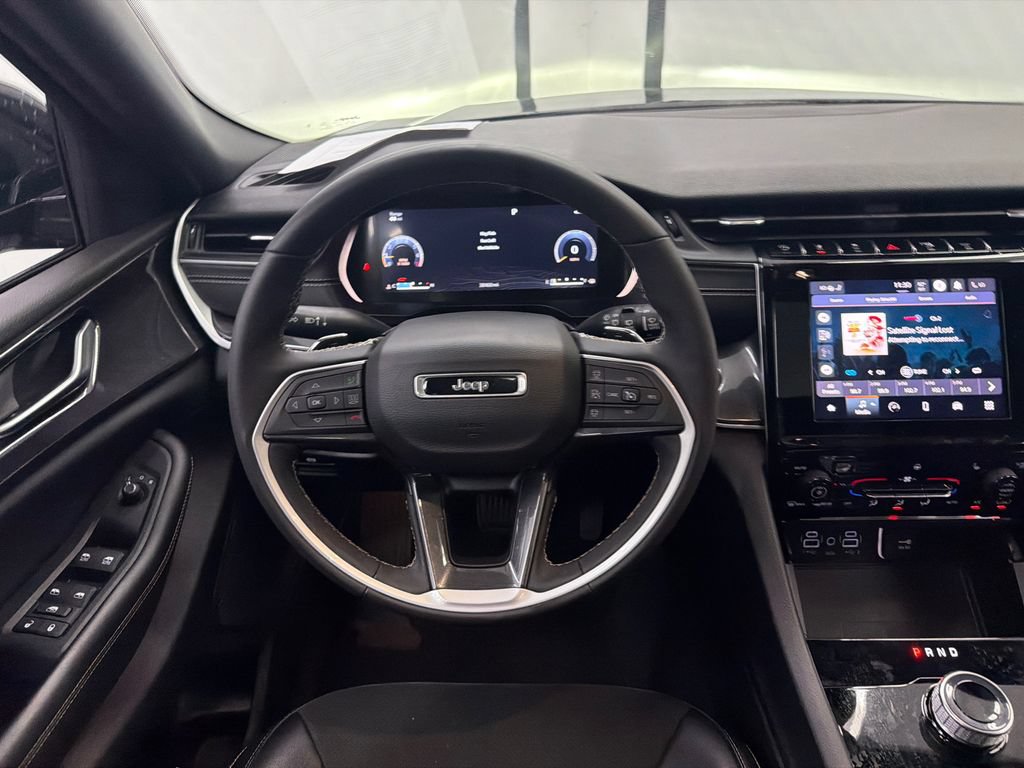 Used 2023 Jeep Grand Cherokee L Laredo RWD image 23