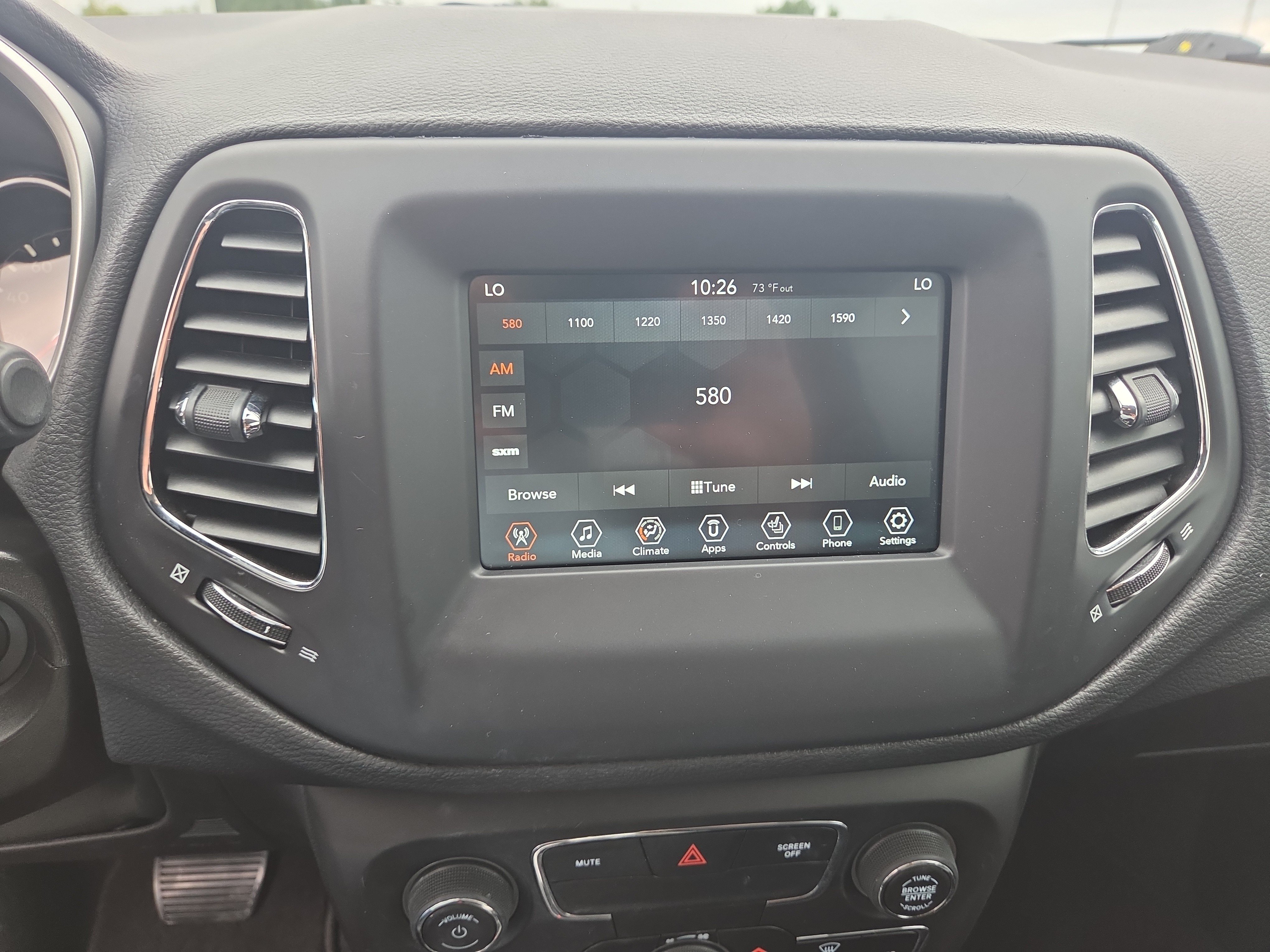 Used 2019 Jeep Compass Latitude w/ Cold Weather Group AWD/4WD image 5