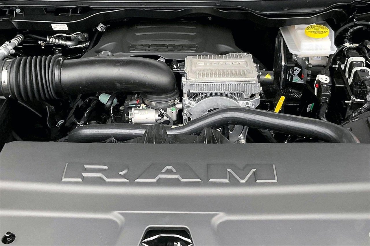 New 2026 RAM 1500 4x4 Crew Cab image 36