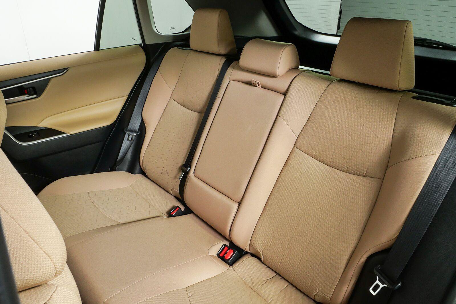 Used 2025 Toyota RAV4 XLE w/ Convenience Package AWD/4WD image 16