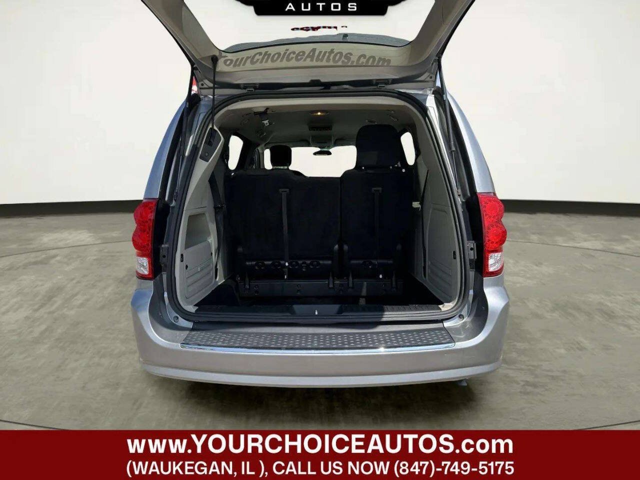 Used 2015 Dodge Grand Caravan SXT FWD image 15