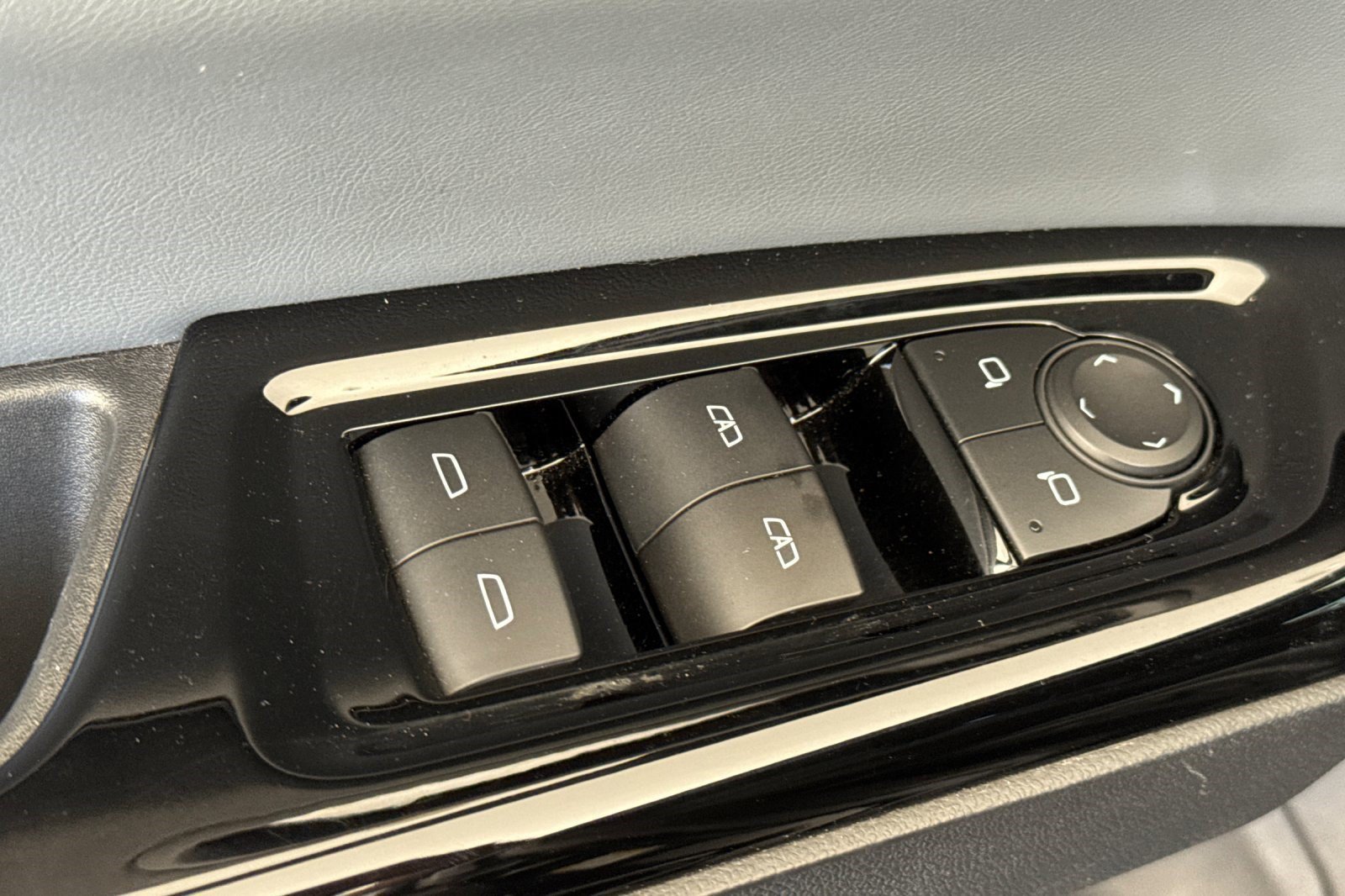 Certified 2024 Honda Prologue Touring image 13