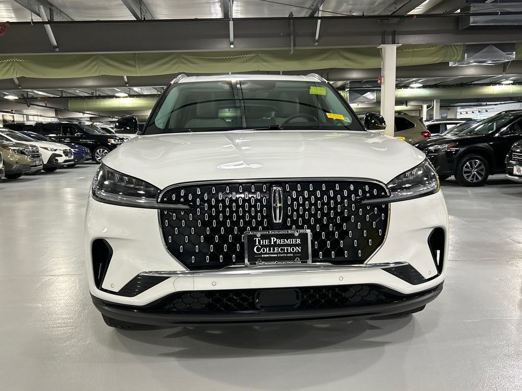 Used 2026 Lincoln Aviator AWD image 6