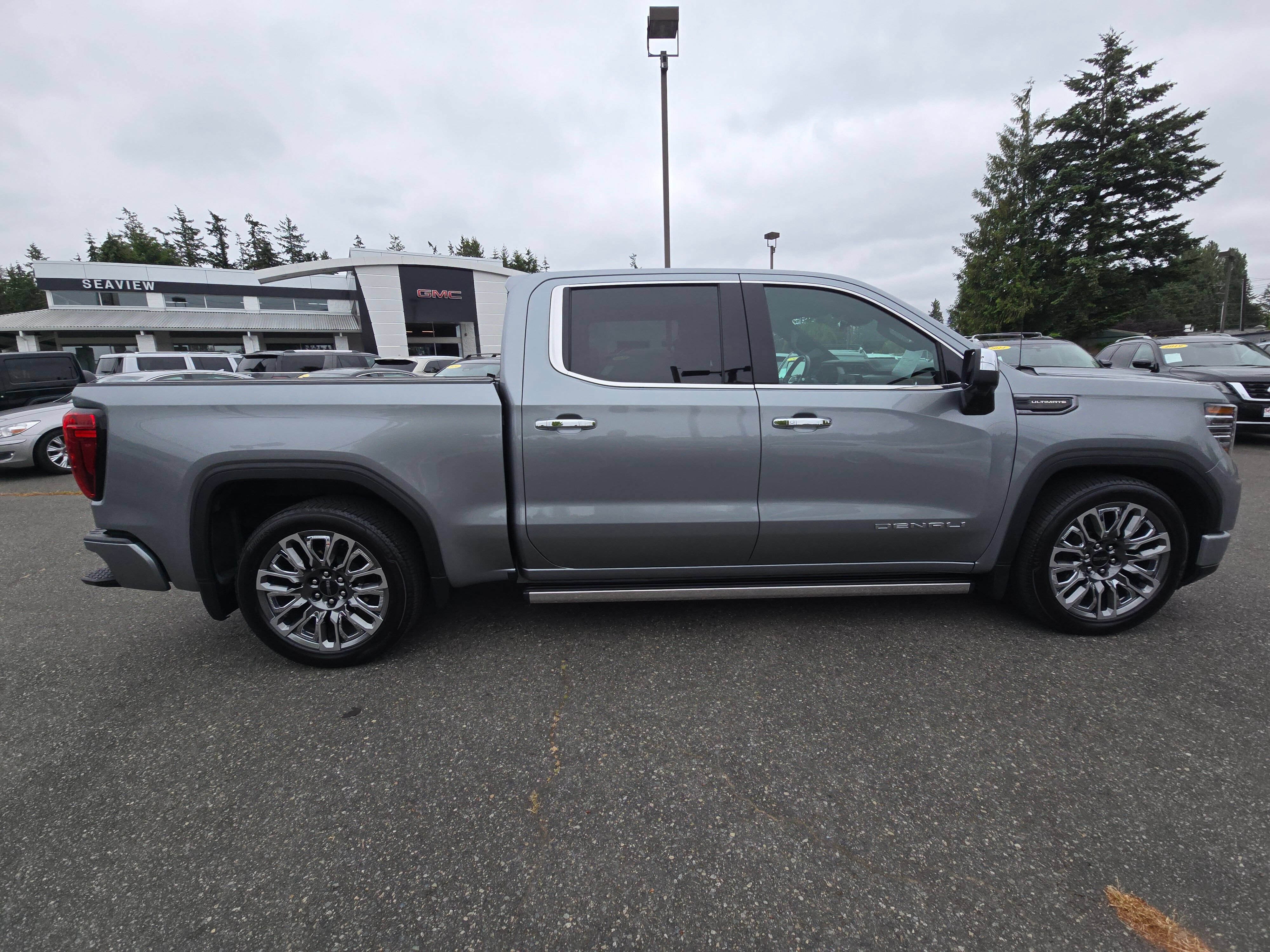 Used 2024 GMC Sierra 1500 Denali Ultimate AWD/4WD image 8
