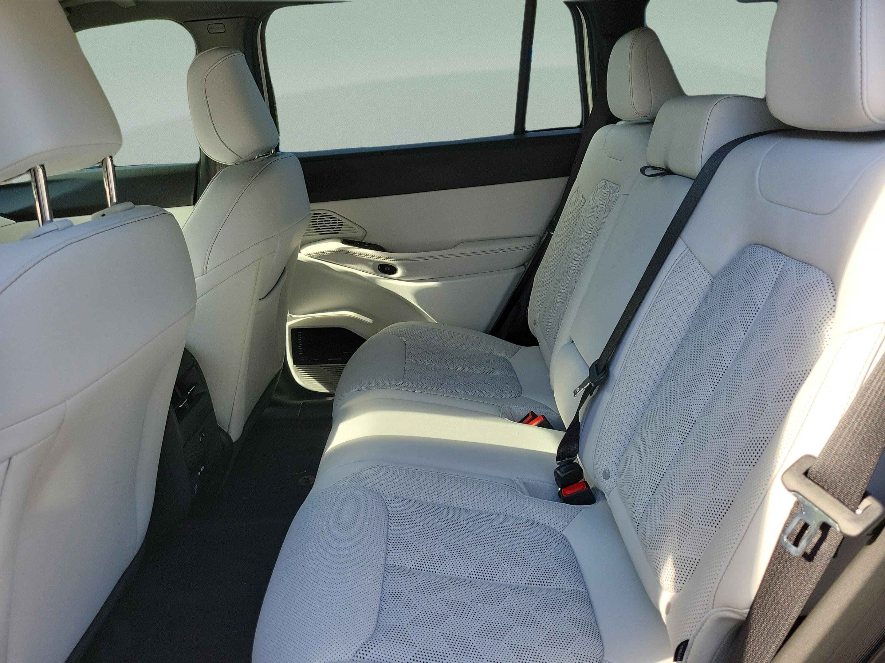 New 2026 Jeep Cherokee Overland w/ Advanced Pro Tech Group AWD/4WD image 6