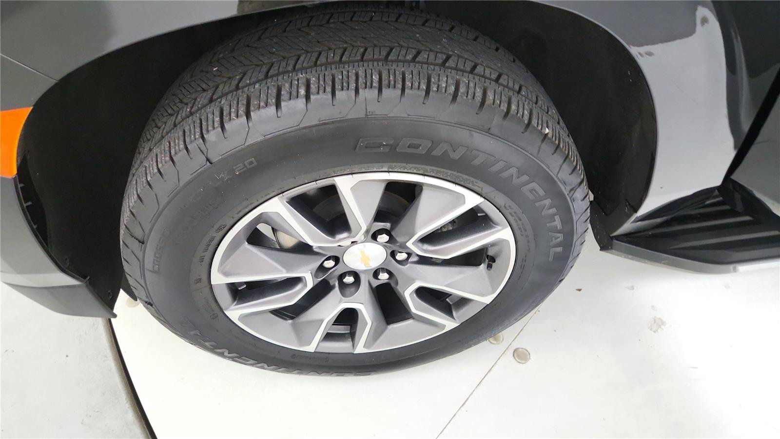 Used 2024 Chevrolet Tahoe LS AWD/4WD image 35