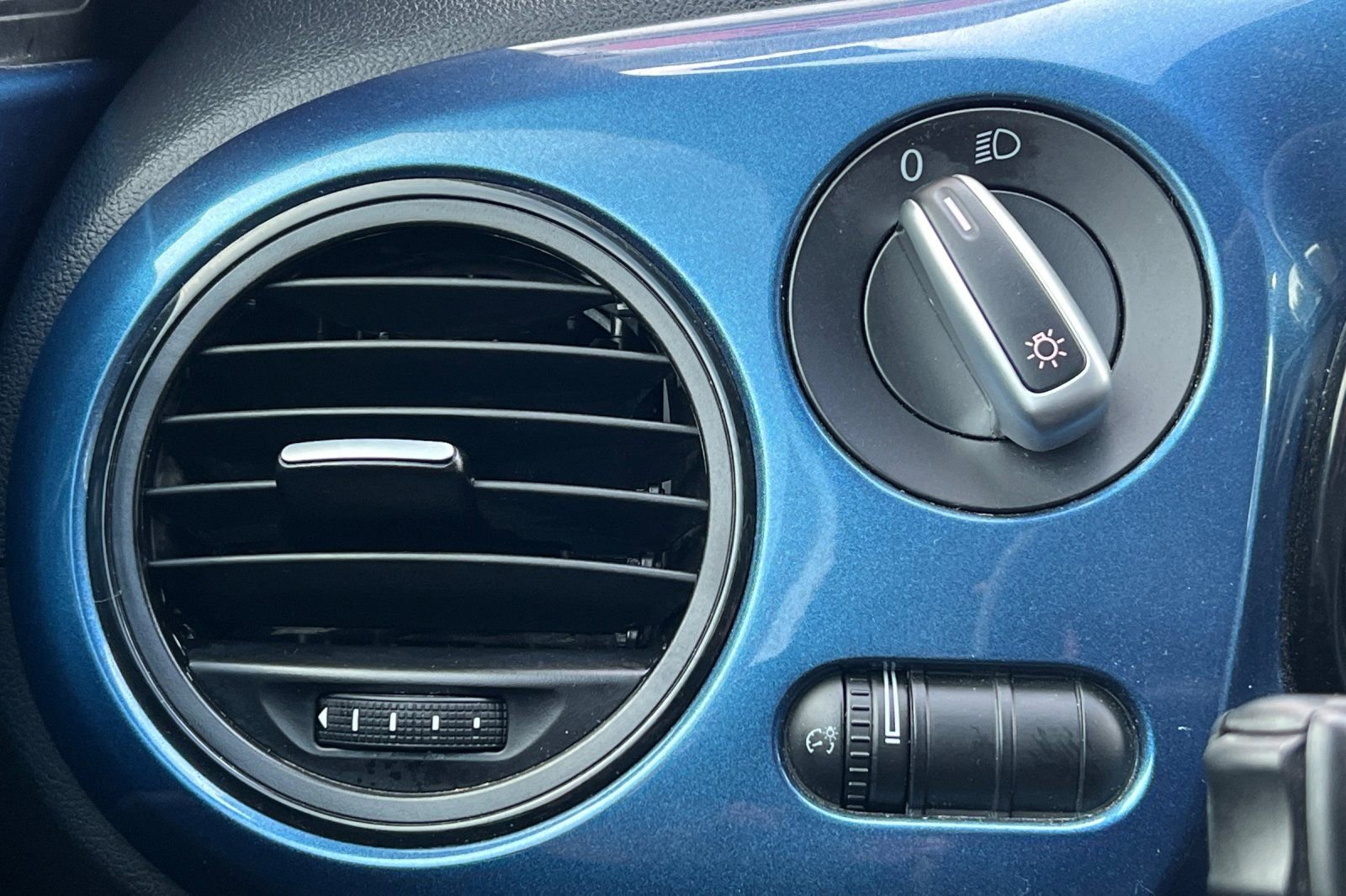 Used 2017 Volkswagen Beetle 1.8T image 34