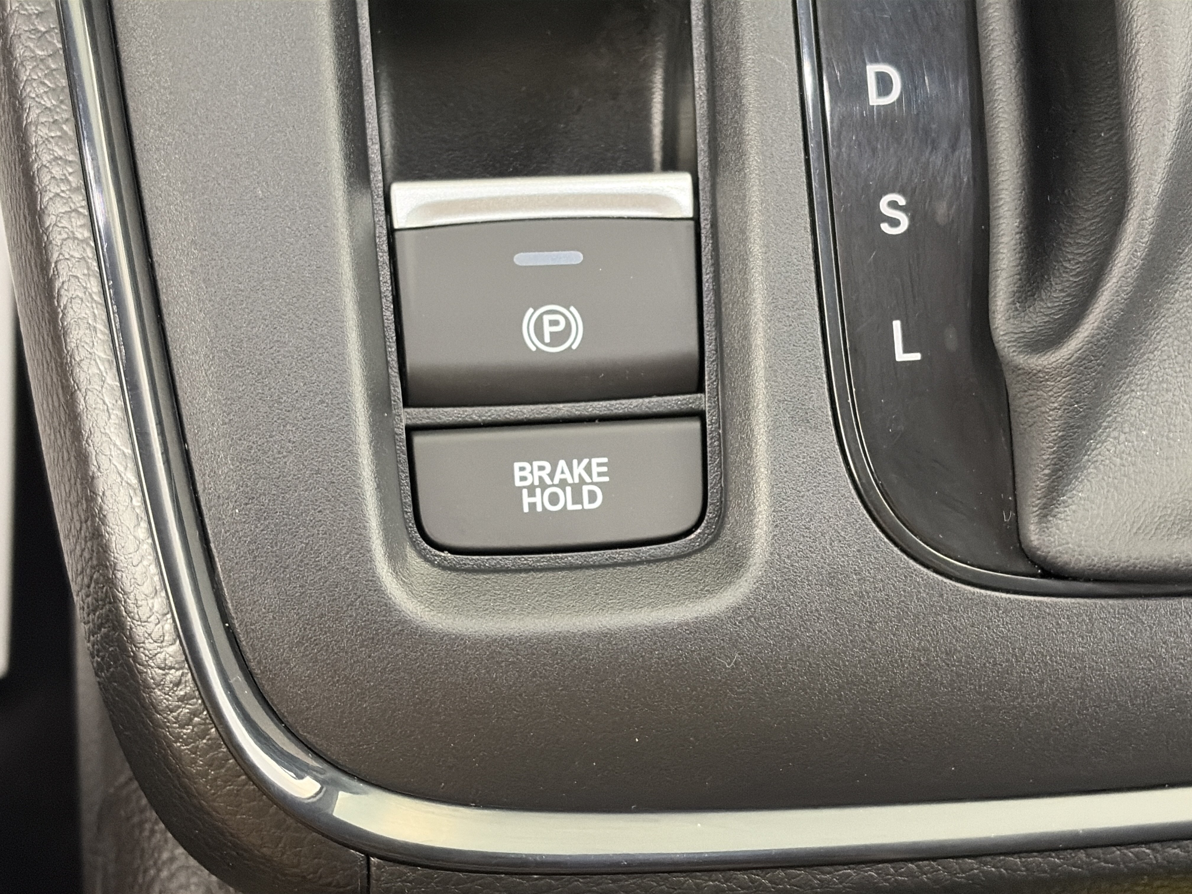 Used 2025 Honda CR-V LX image 23