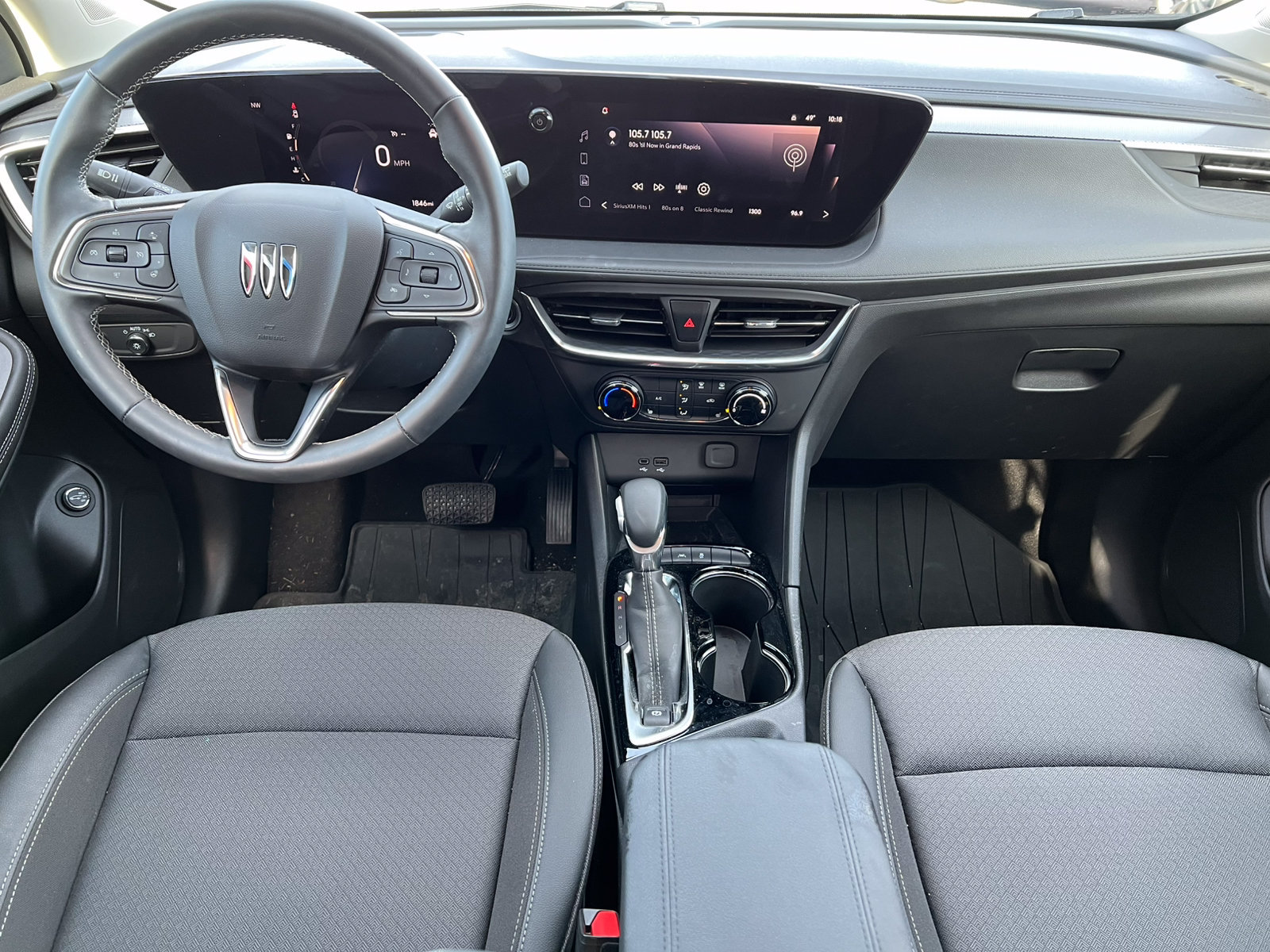 Certified 2024 Buick Encore GX Preferred w/ Comfort Package FWD image 2