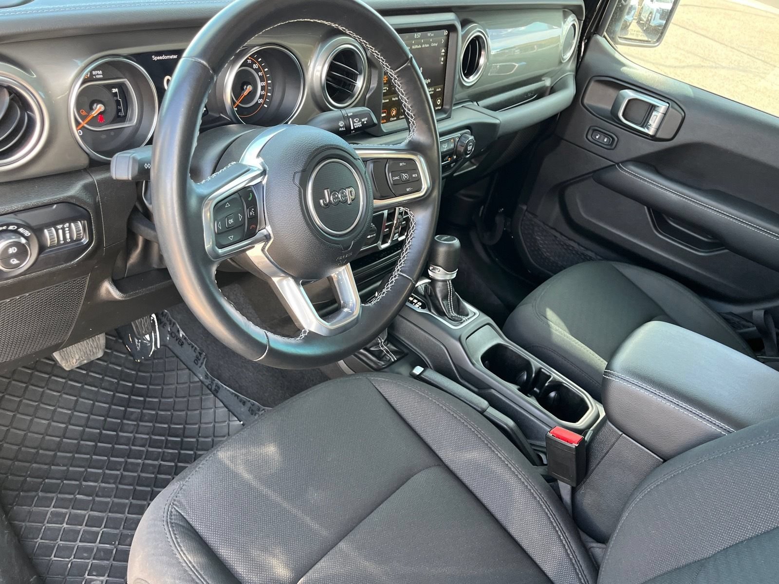 Used 2022 Jeep Gladiator Overland AWD/4WD image 16