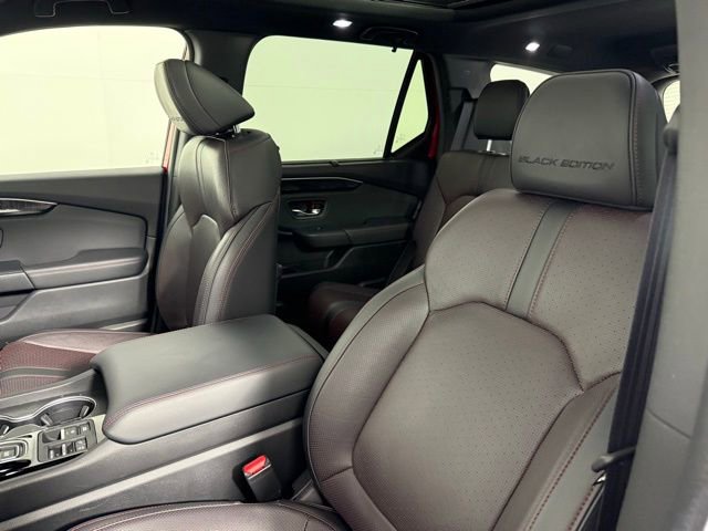 Used 2025 Honda Pilot Black Edition image 32