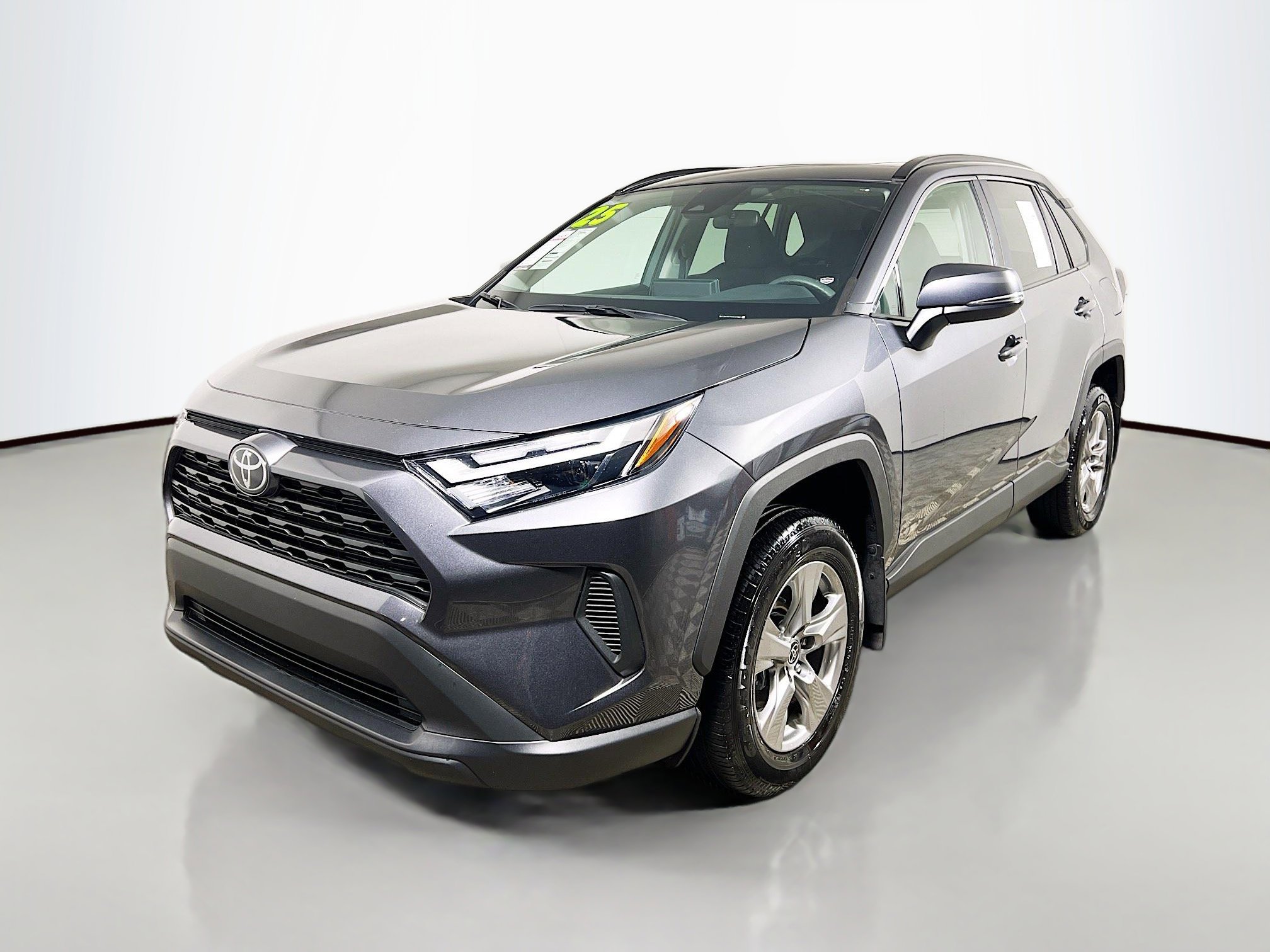 Used 2025 Toyota RAV4 XLE image 10