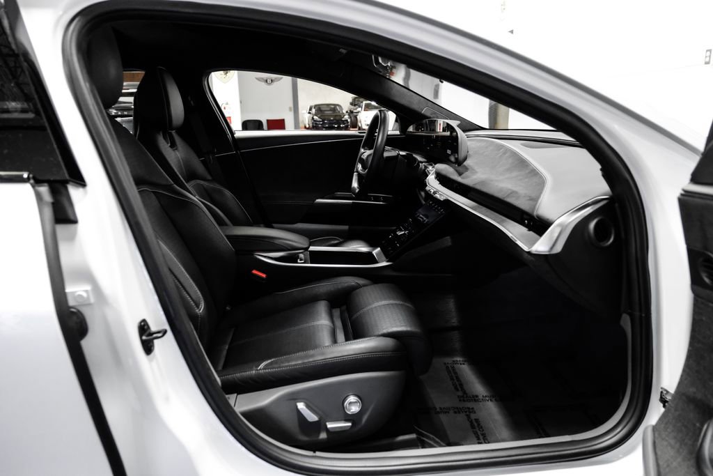 Used 2022 Lucid Air Grand Touring image 29