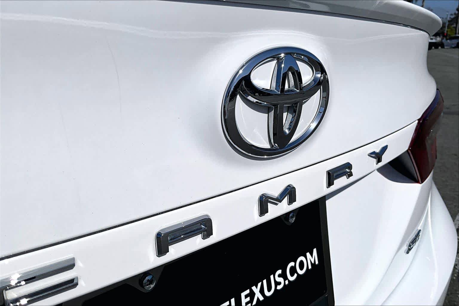 Used 2024 Toyota Camry SE FWD image 29