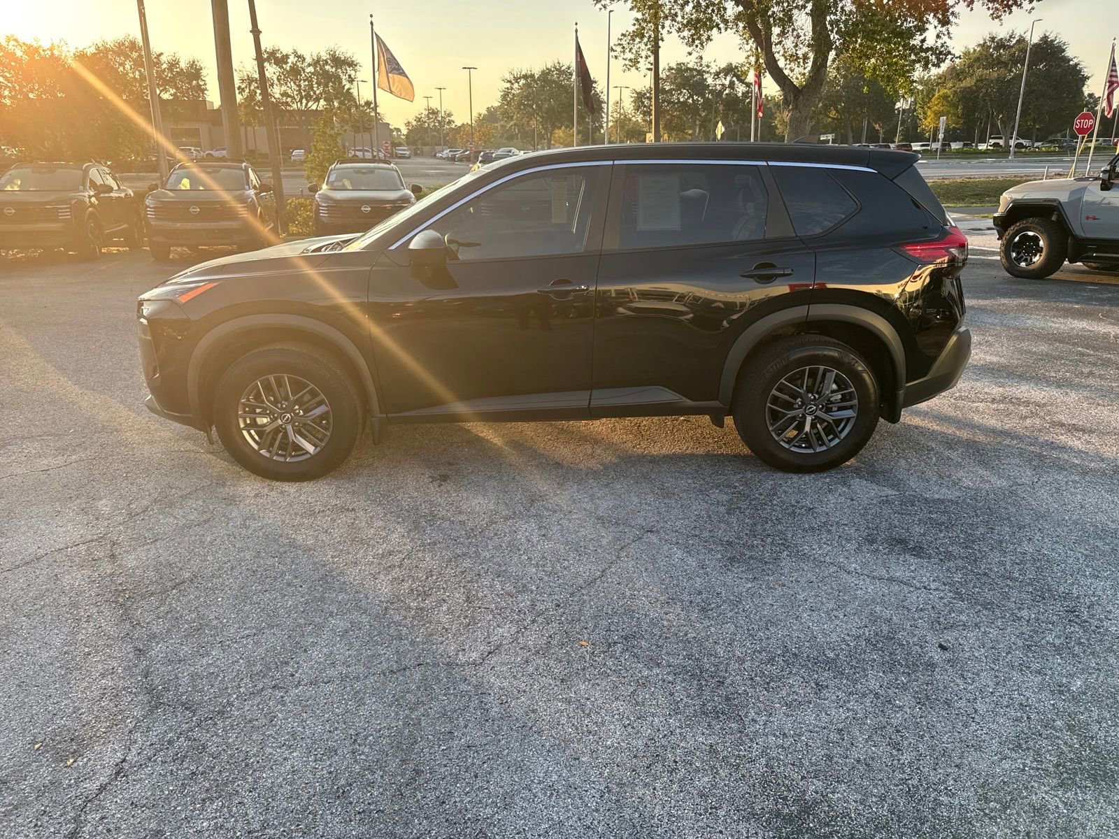 Certified 2023 Nissan Rogue S image 8