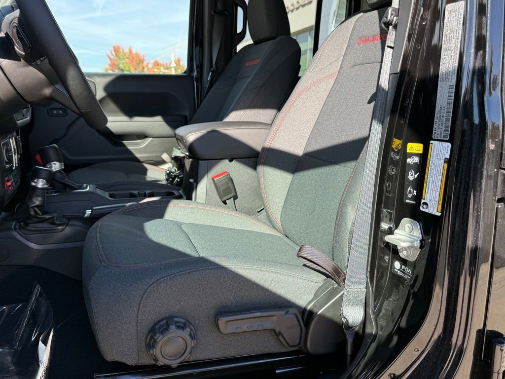 New 2025 Jeep Gladiator Rubicon w/ Convenience Group image 2