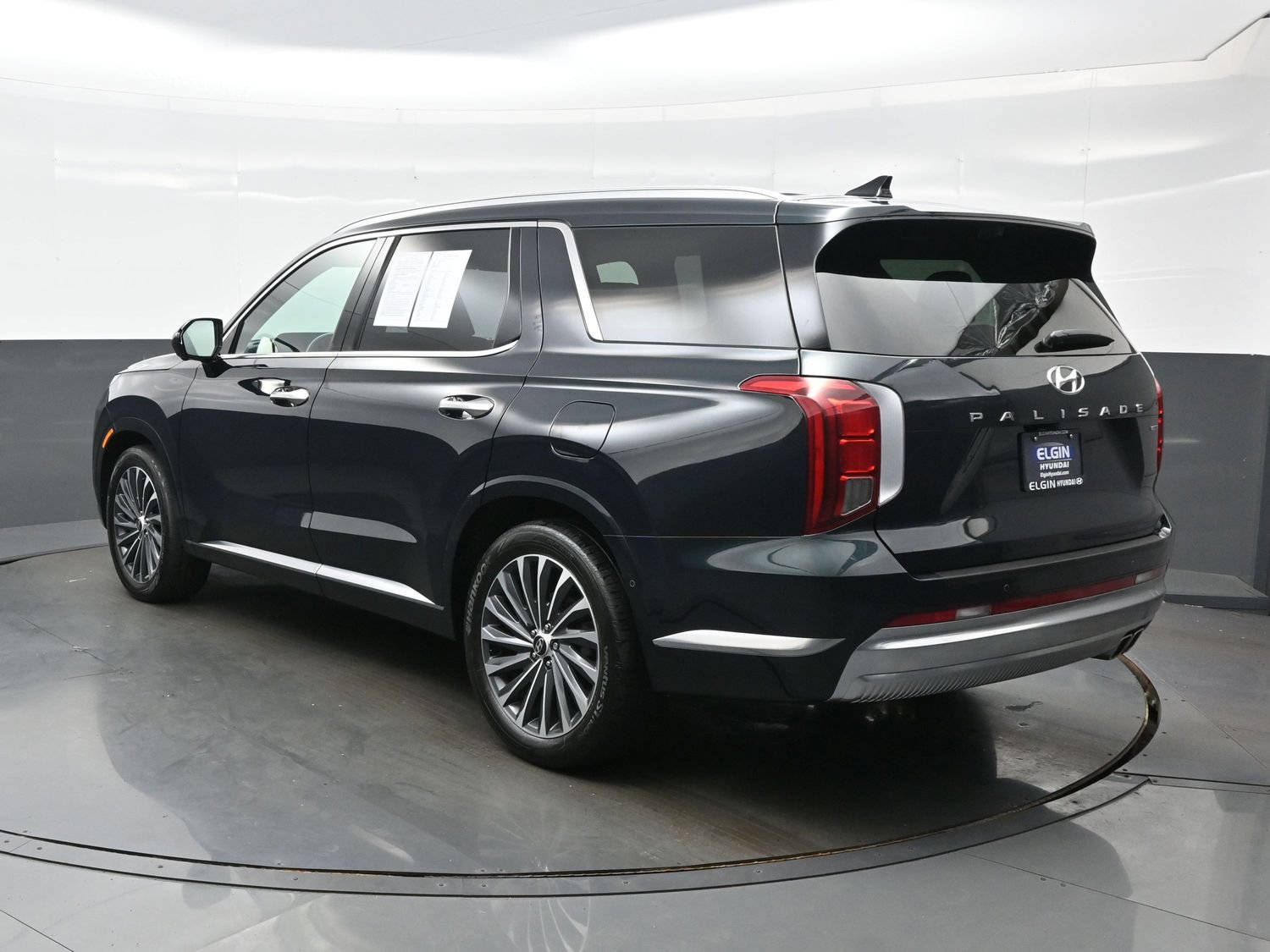 Certified 2023 Hyundai Palisade Calligraphy AWD/4WD image 4
