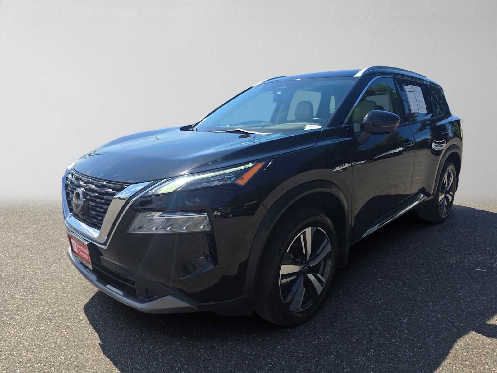 Used 2023 Nissan Rogue SL AWD/4WD image 7