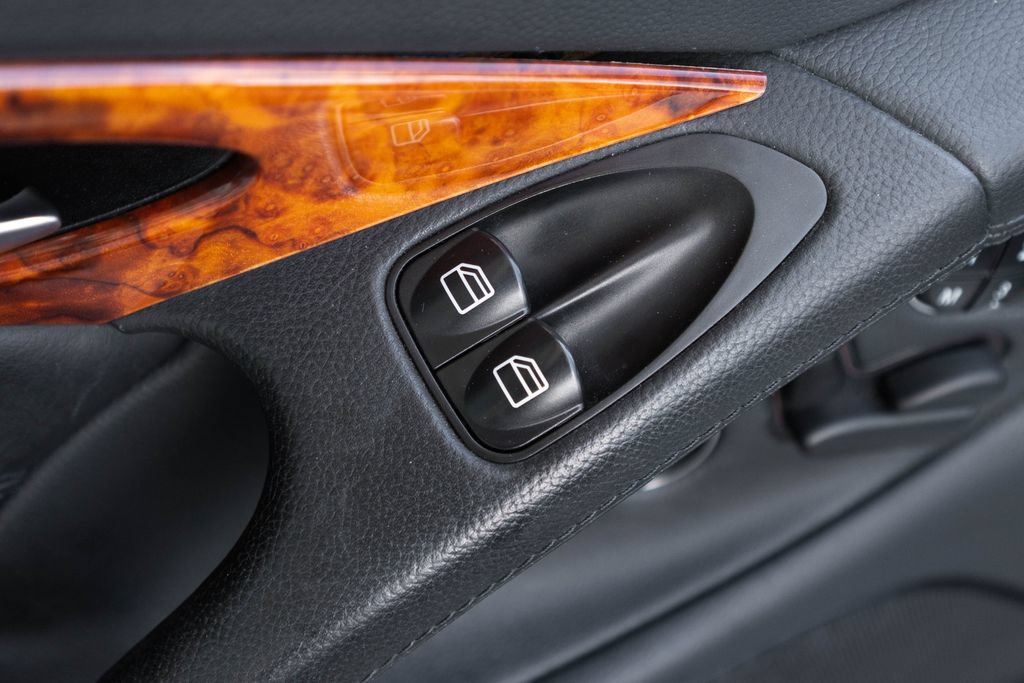 Used 2011 Mercedes-Benz SL 63 AMG image 28
