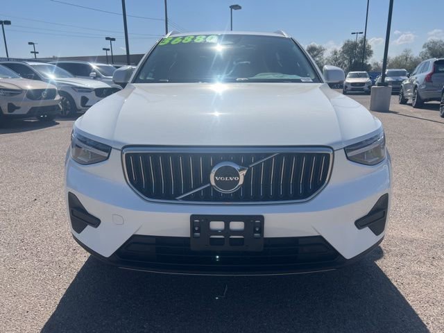 Used 2025 Volvo XC40 B5 Core w/ Climate Package image 8