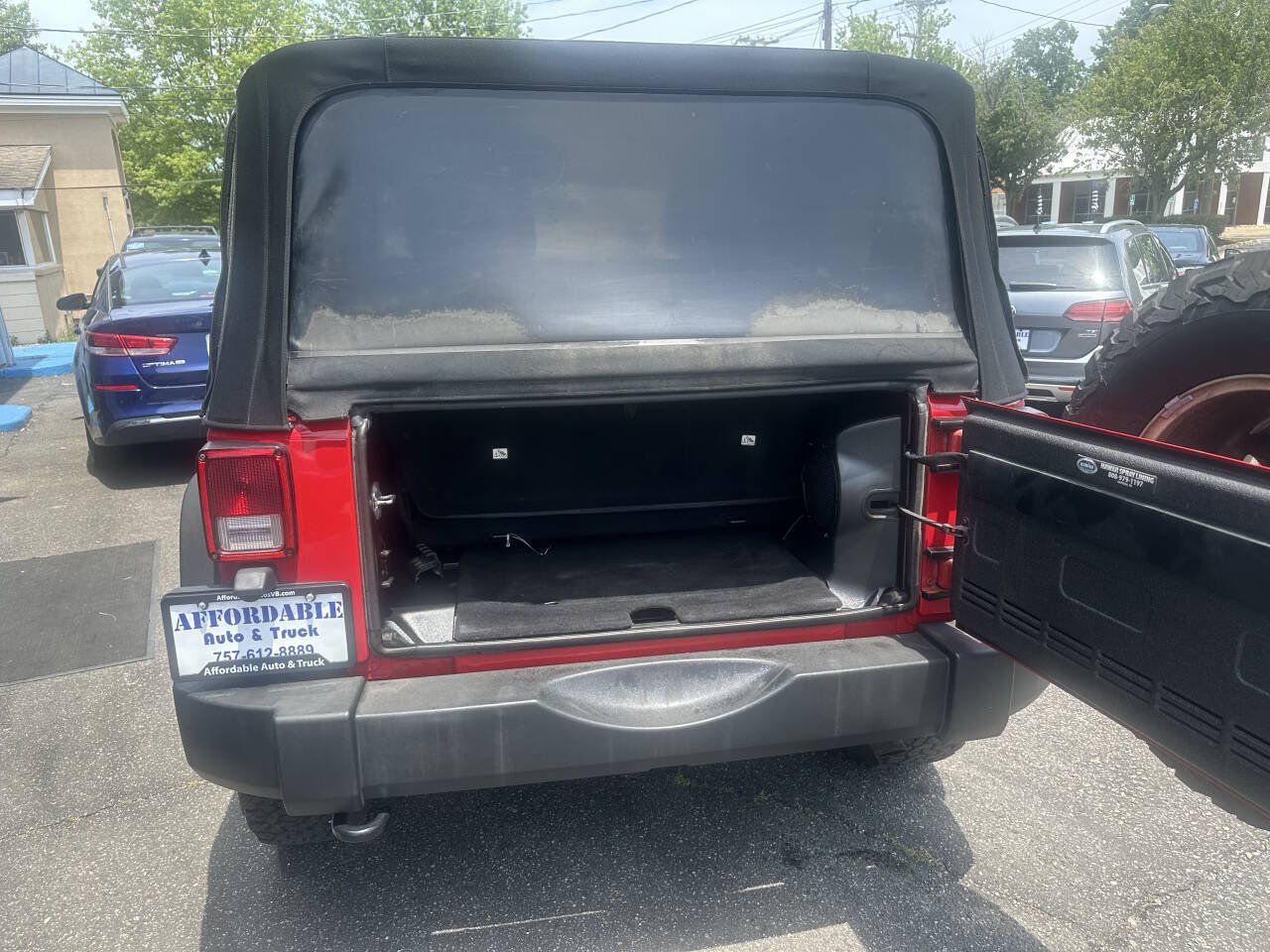 Used 2013 Jeep Wrangler Rubicon w/ Connectivity Group AWD/4WD image 18