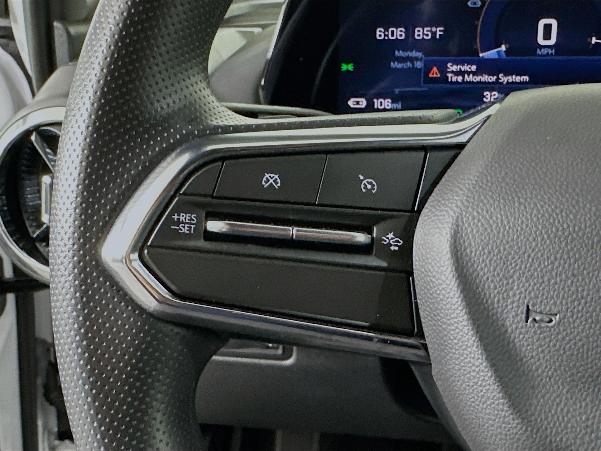 Used 2025 Chevrolet Equinox EV LT image 16