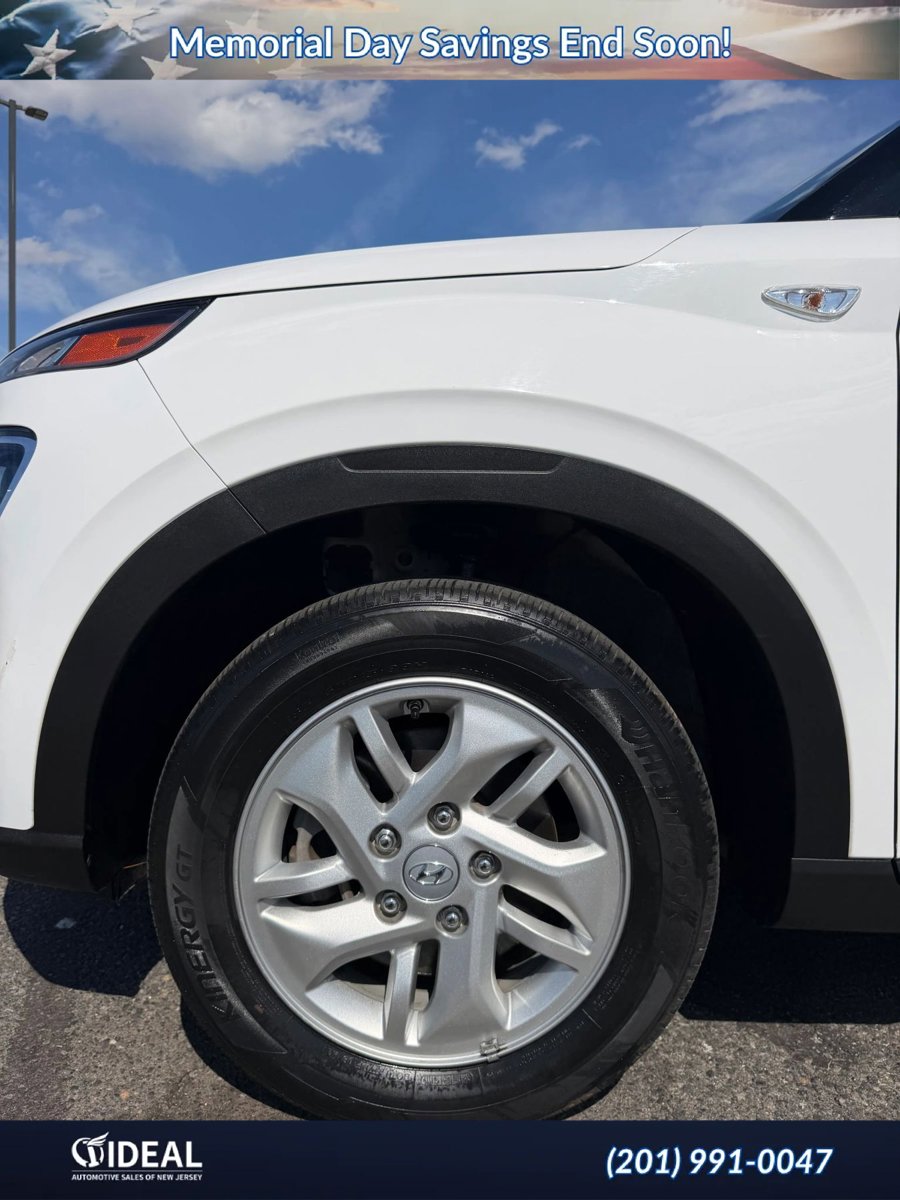 Used 2024 Hyundai Venue SE FWD image 19
