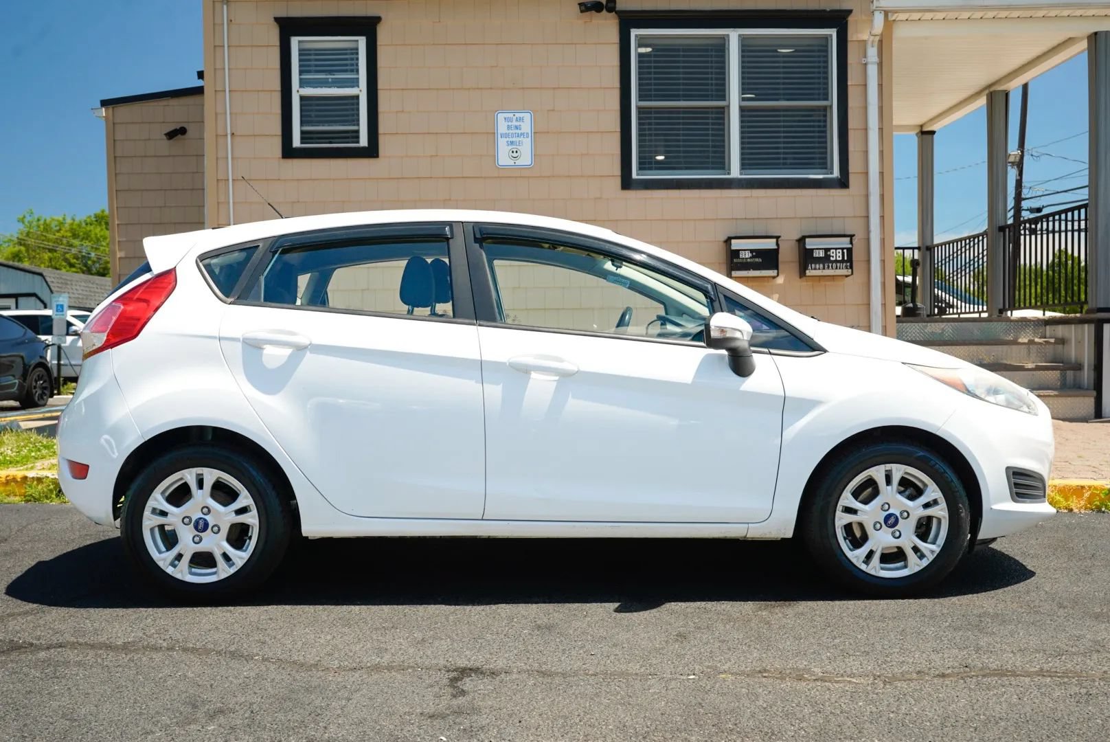 Used 2016 Ford Fiesta SE FWD image 4