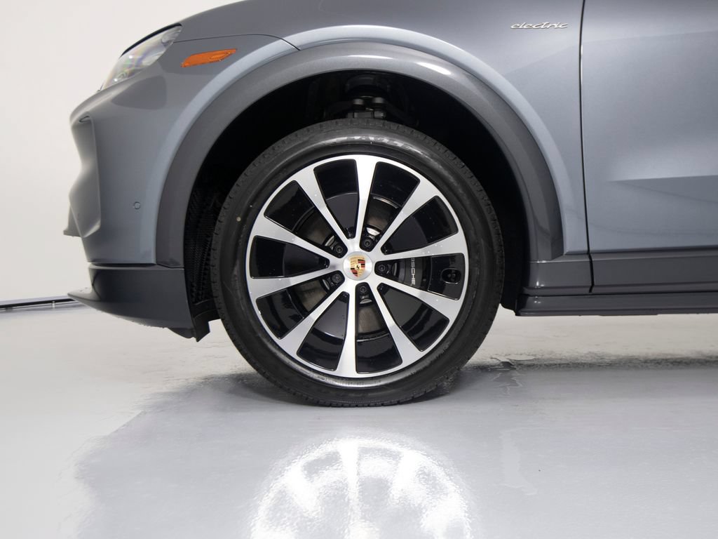 New 2026 Porsche Cayenne Electric Coupe AWD/4WD image 14