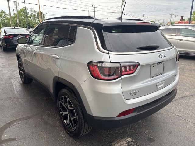 Used 2025 Jeep Compass Limited AWD/4WD image 5