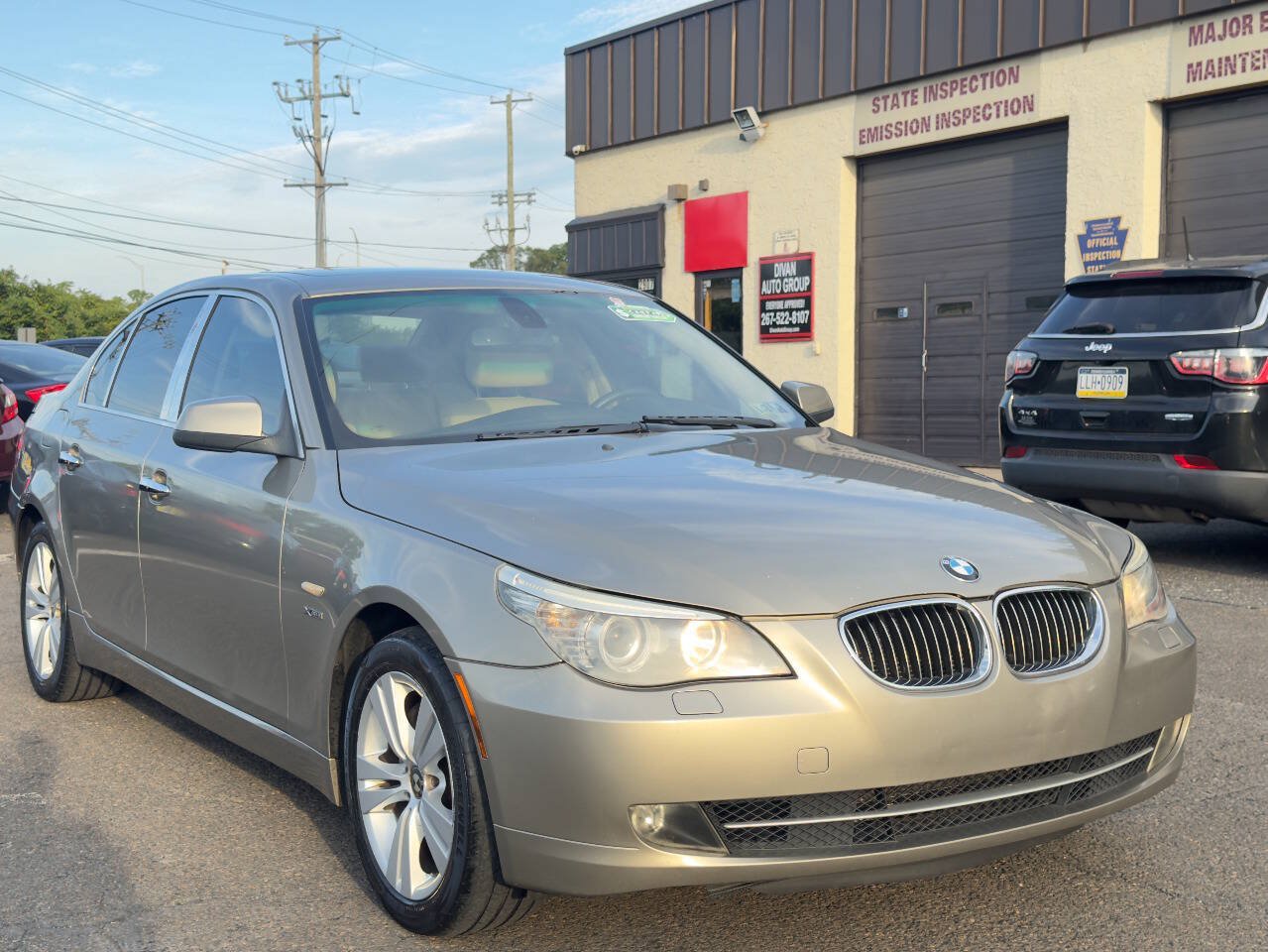 Used 2010 BMW 528i xDrive Sedan AWD/4WD image 8