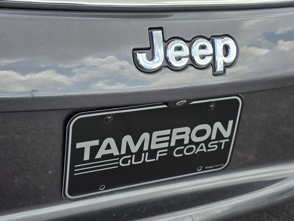 Used 2019 Jeep Compass Latitude FWD image 26