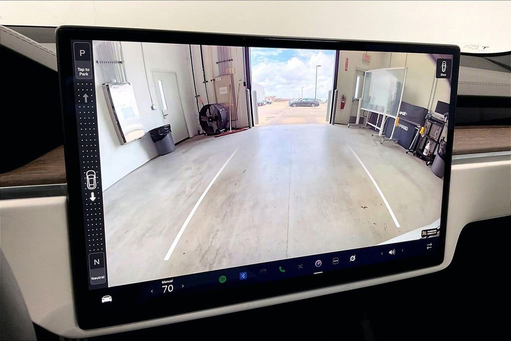 Used 2022 Tesla Model S image 25