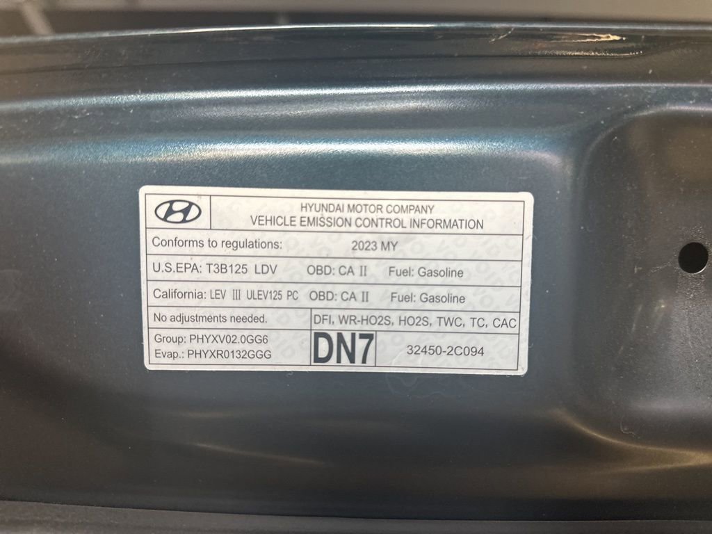 Used 2023 Genesis G70 2.0T image 4