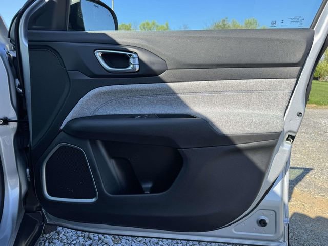 Used 2024 Jeep Compass Latitude image 15