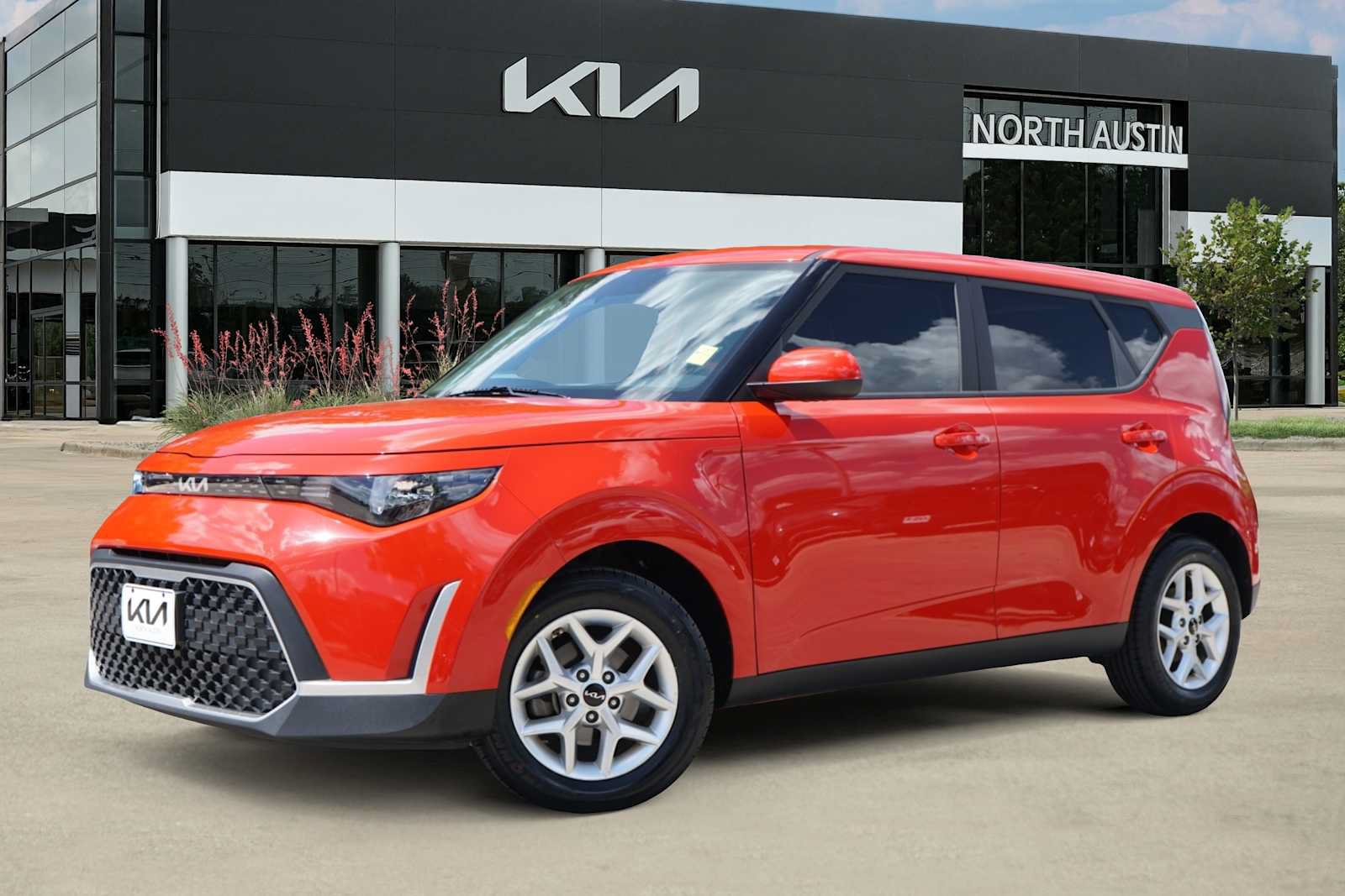 Certified 2024 Kia Soul LX w/ Option Group 015 FWD image 1