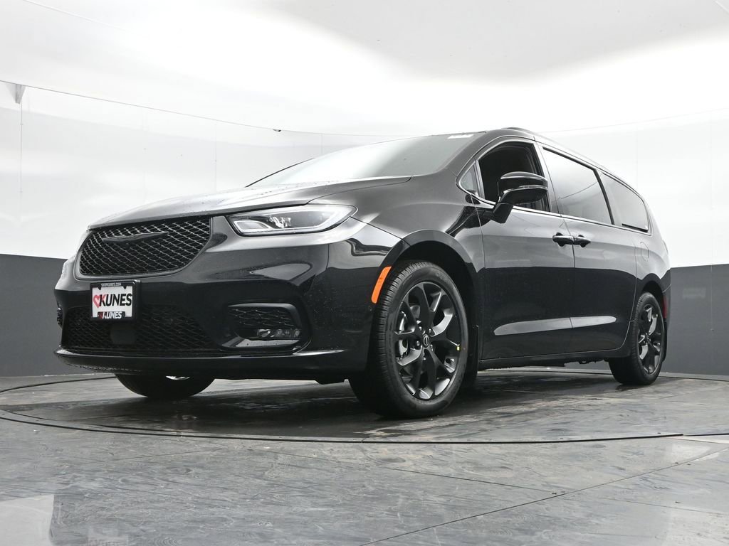 New 2026 Chrysler Pacifica Select image 42