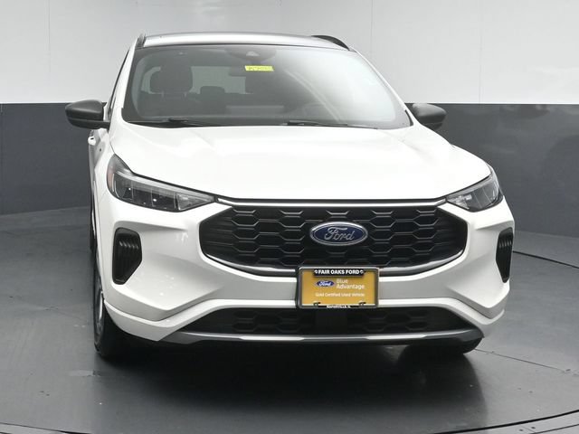 Certified 2024 Ford Escape ST-Line w/ Tech Pack #1 AWD/4WD image 2