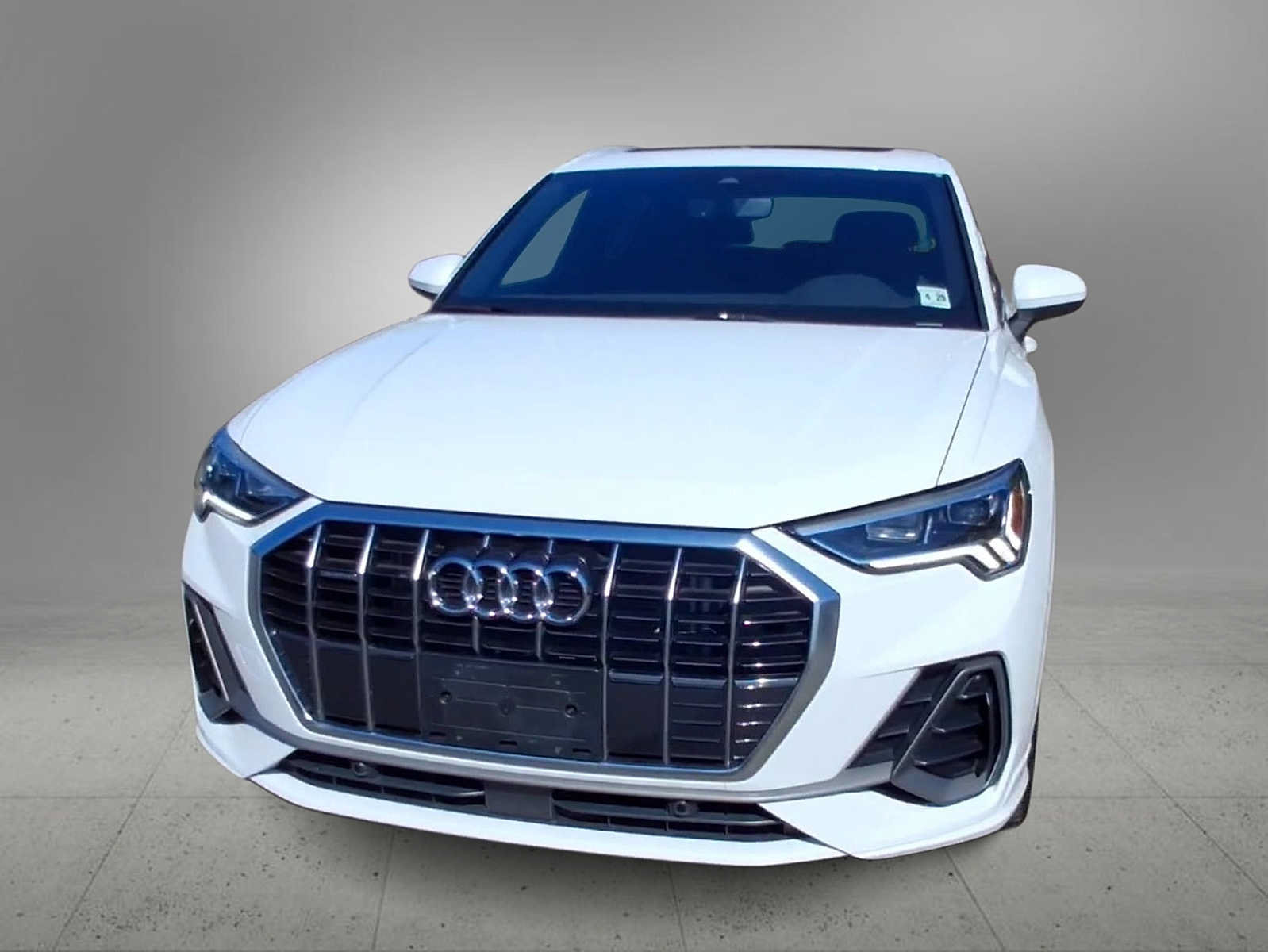 Certified 2024 Audi Q3 2.0T Premium w/ Convenience Package AWD/4WD image 3