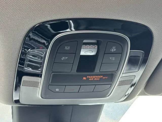 Used 2022 Hyundai Santa Fe SEL w/ Convenience + Premium Package AWD/4WD image 21