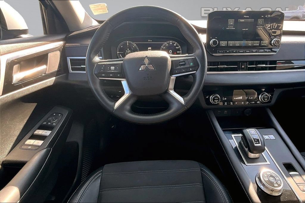 Used 2024 Mitsubishi Outlander 4WD Plug-In Hybrid image 5