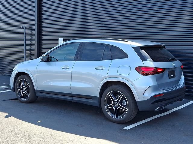 Used 2025 Mercedes-Benz GLA 250 4MATIC image 3