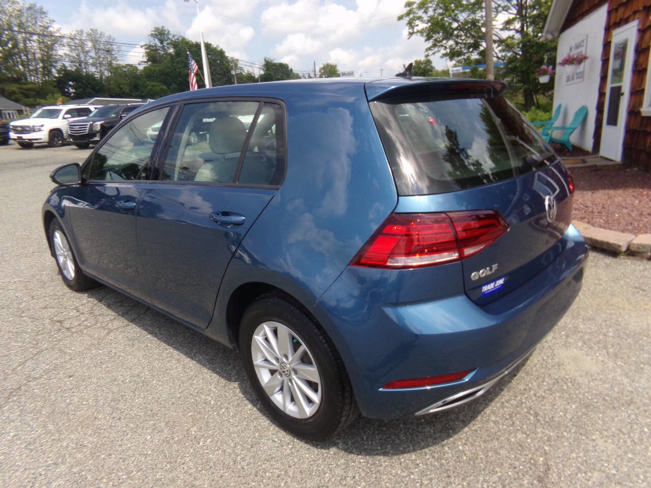 Used 2018 Volkswagen Golf S image 9