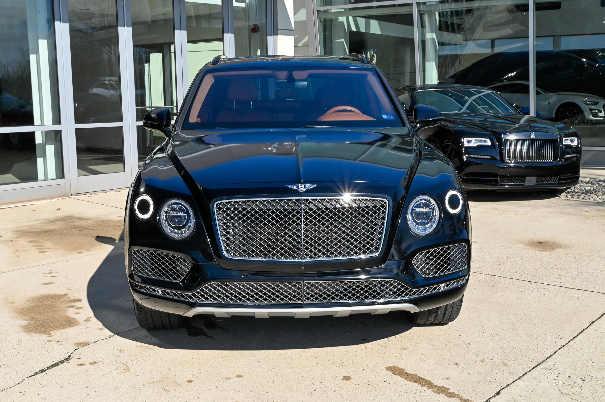 Used 2019 Bentley Bentayga image 2