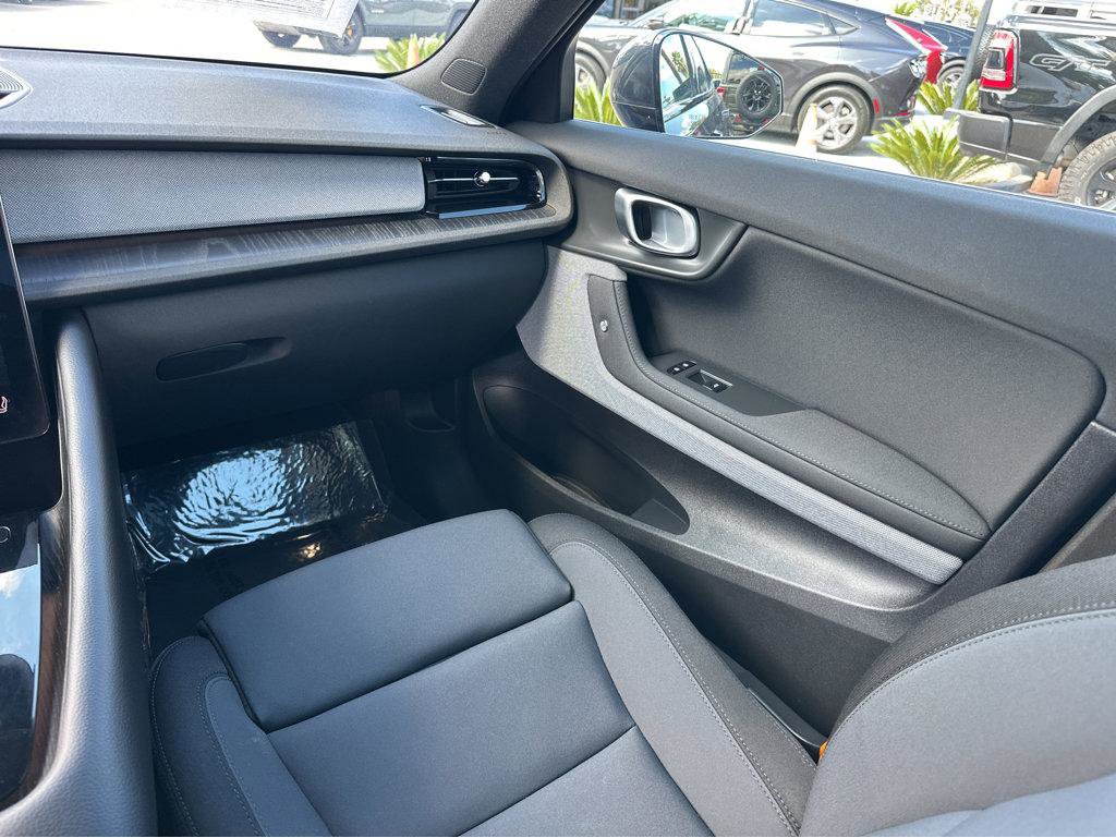 Used 2022 Polestar Polestar 2 w/ Performance Package image 18