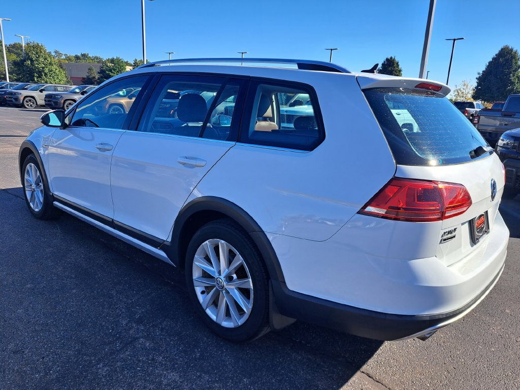 Used 2017 Volkswagen Golf Alltrack SE AWD/4WD image 5