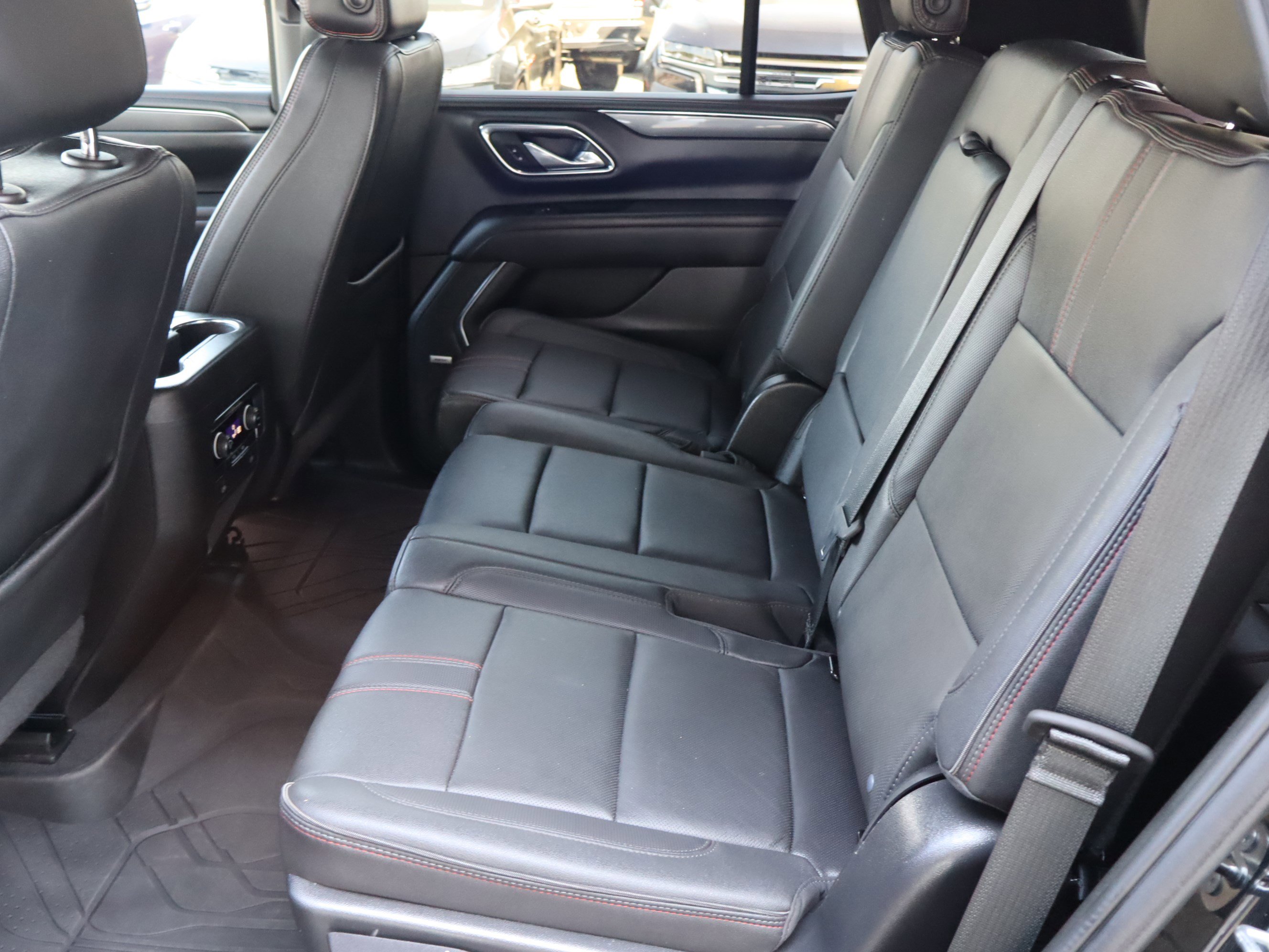 Used 2023 Chevrolet Tahoe RST AWD/4WD image 32